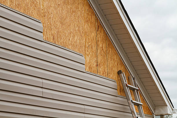 Professional Fiber Cement Siding technician working in Pierce, CO